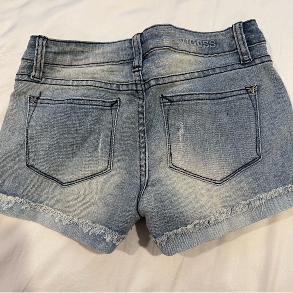 Vigoss Women's‎ Blue Denim Shorts with Patches - Picture 3 of 3